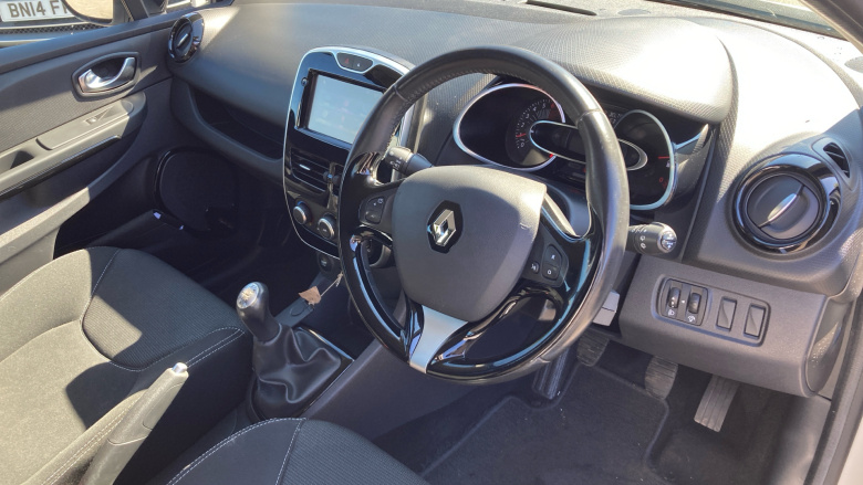 Renault Clio 1.2 16V Dynamique Nav 5dr Petrol Hatchback